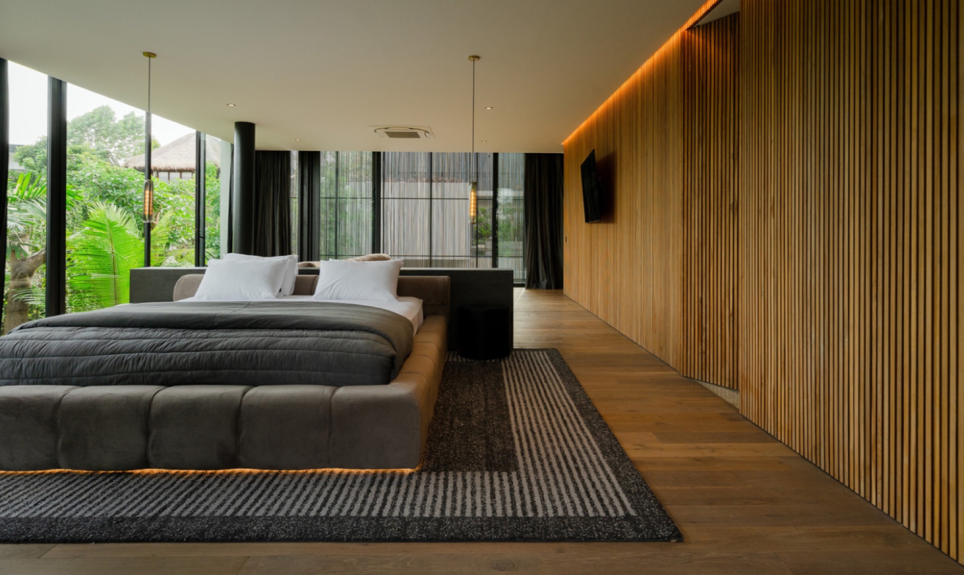 House SJ — interior detail